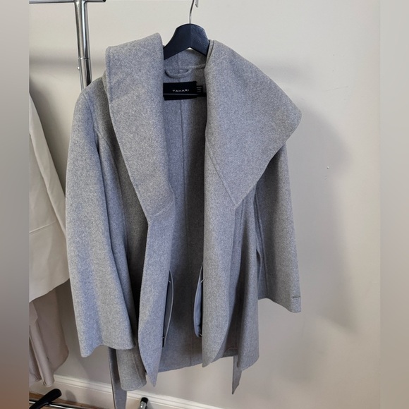 Tahari Women’s Marla Wool Caped Gray Coat Size Small - Picture 14 of 16